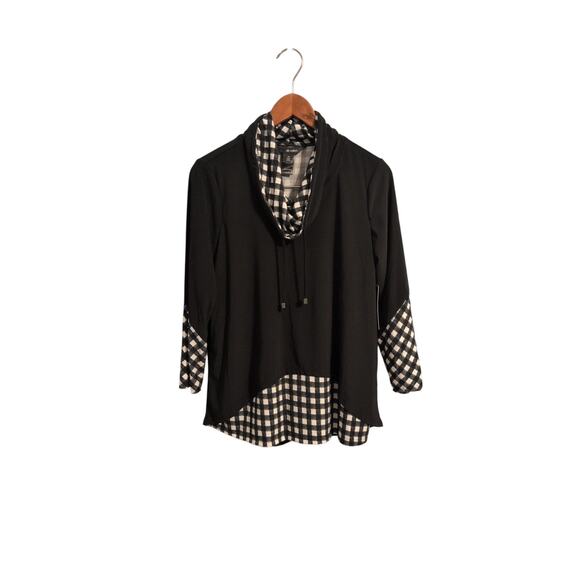 Ali Miles Tops - Ali Miles Petite Large Black & White Double Layer Top – NWT